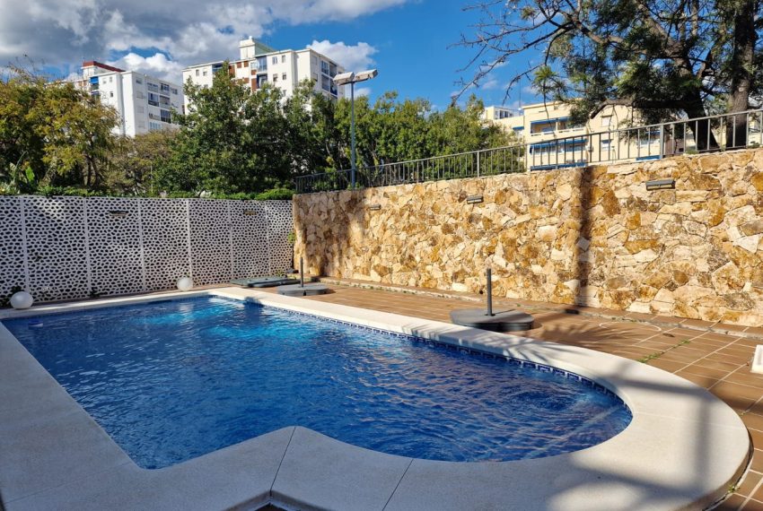R5002036-Villa-For-Sale-Marbella-Semi-Detached-5-Beds-625-Built-2