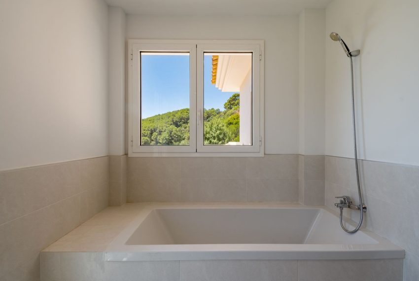 R5002057-Villa-For-Sale-Benahavis-Detached-4-Beds-551-Built-13