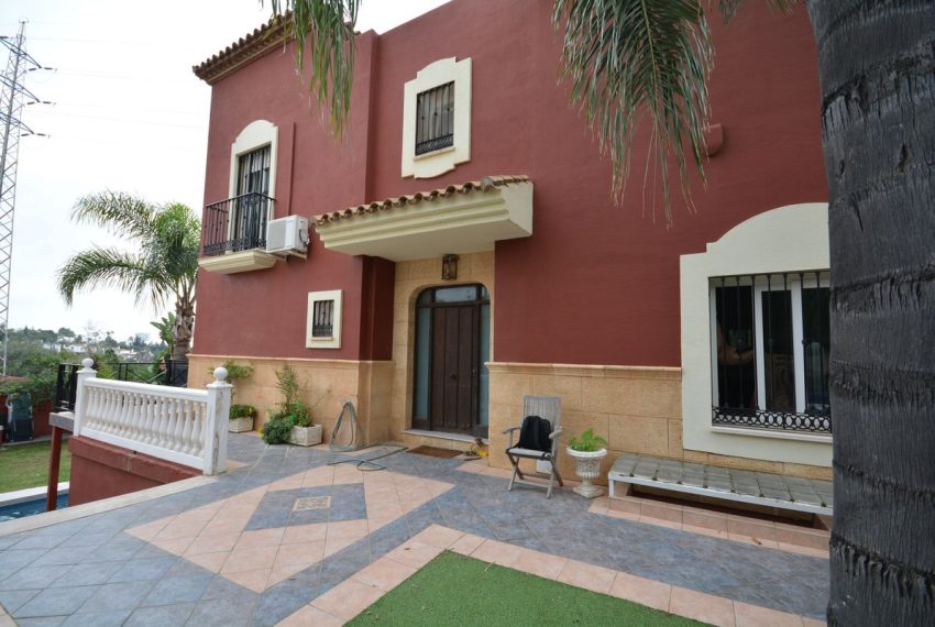 R5002321-Villa-For-Sale-Marbella-Semi-Detached-4-Beds-225-Built-1