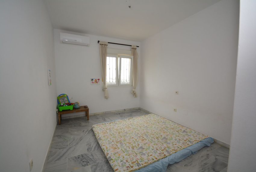 R5002321-Villa-For-Sale-Marbella-Semi-Detached-4-Beds-225-Built-13