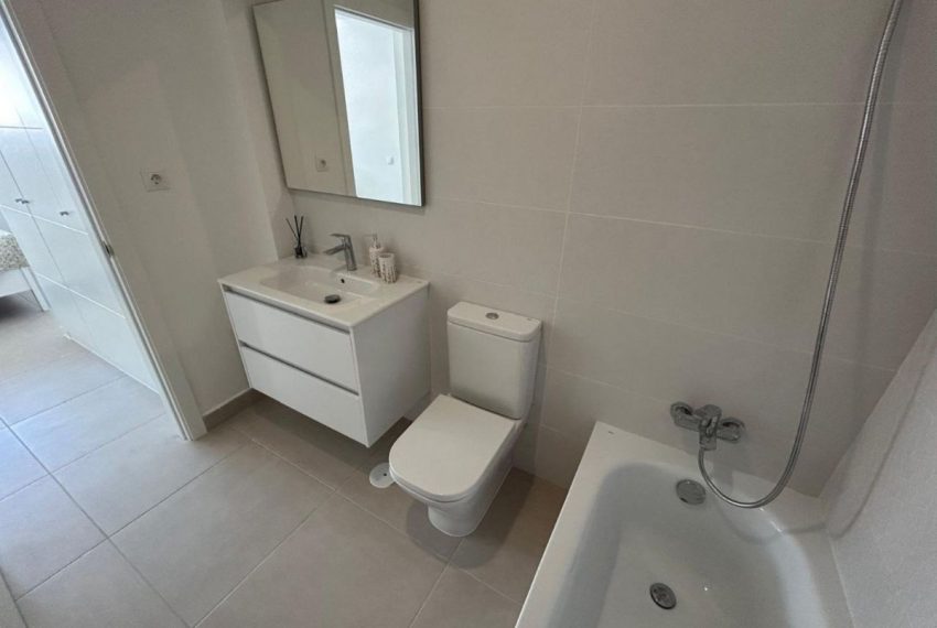 R5002348-Apartment-For-Sale-Estepona-Penthouse-2-Beds-76-Built-16