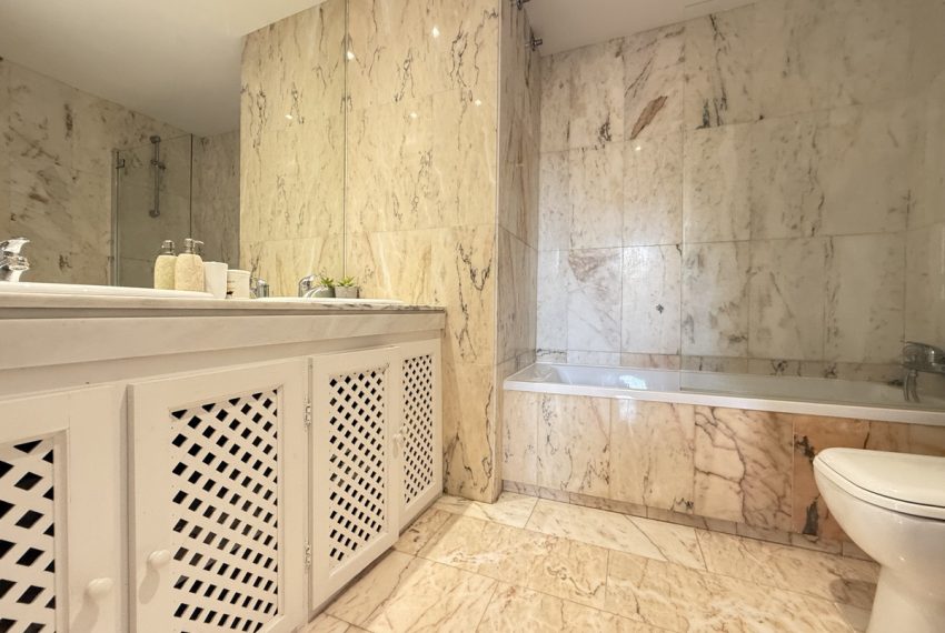 R5002378-Townhouse-For-Sale-Nueva-Andalucia-Terraced-3-Beds-200-Built-6