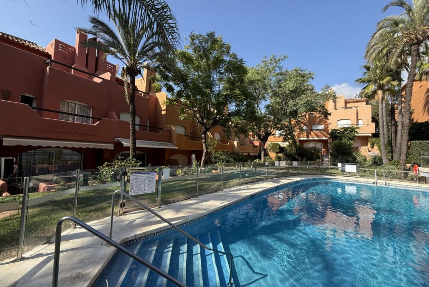 R5002378-Townhouse-For-Sale-Nueva-Andalucia-Terraced-3-Beds-200-Built