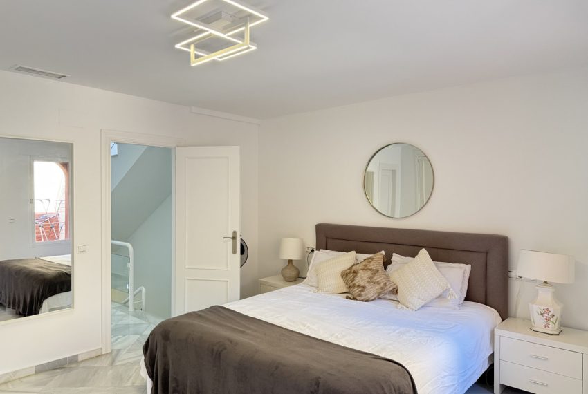 R5002378-Townhouse-For-Sale-Nueva-Andalucia-Terraced-3-Beds-200-Built-9