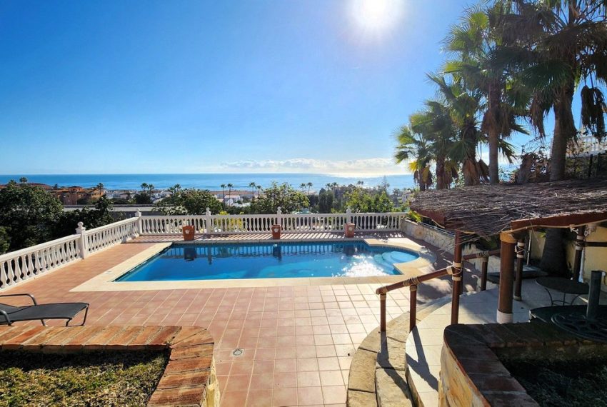 R5002897-Villa-For-Sale-La-Cala-de-Mijas-Detached-5-Beds-248-Built-1