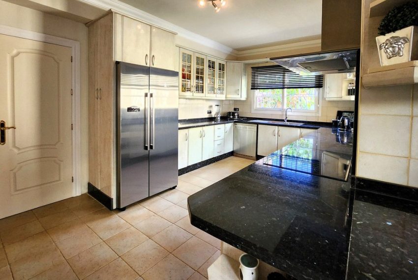 R5002897-Villa-For-Sale-La-Cala-de-Mijas-Detached-5-Beds-248-Built-7