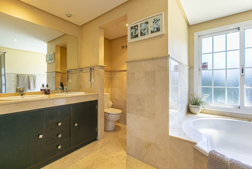 R5003200-Townhouse-For-Sale-Nagueles-Terraced-3-Beds-226-Built-13