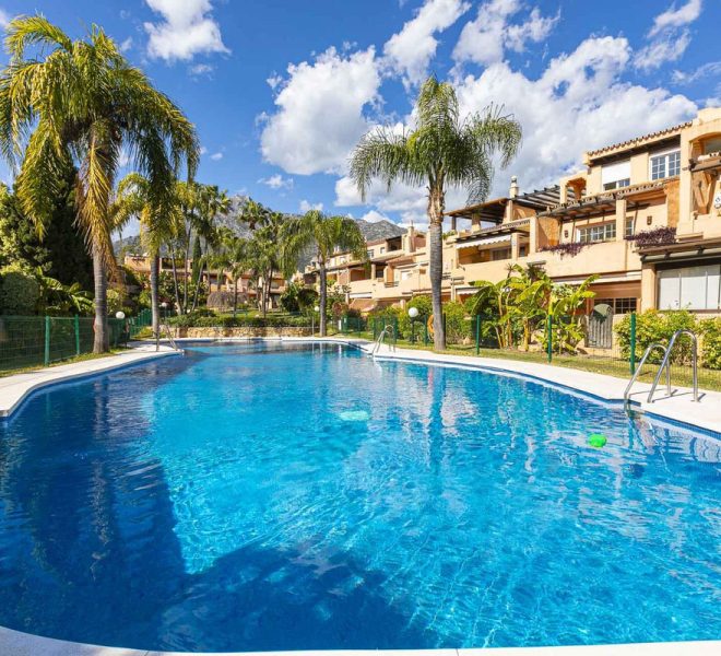 R5003200-Image 1-Terraced - 3 Beds - 226 Built