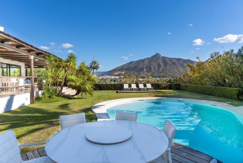 R5003506-Villa-For-Sale-Nueva-Andalucia-Detached-4-Beds-446-Built-3