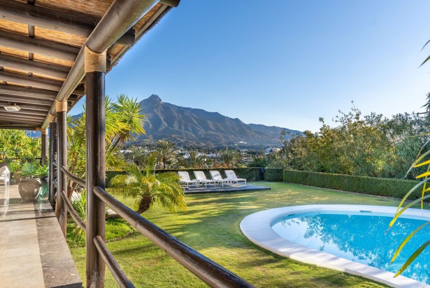 R5003506-Villa-For-Sale-Nueva-Andalucia-Detached-4-Beds-446-Built-6