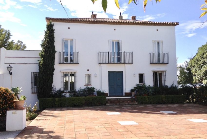 R5003554-Villa-For-Sale-Estepona-Detached-6-Beds-638-Built