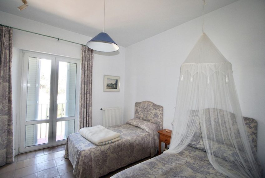 R5003554-Villa-For-Sale-Estepona-Detached-6-Beds-638-Built-9
