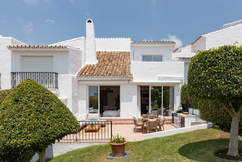 R5003575-Townhouse-For-Sale-Nueva-Andalucia-Terraced-3-Beds-130-Built-2