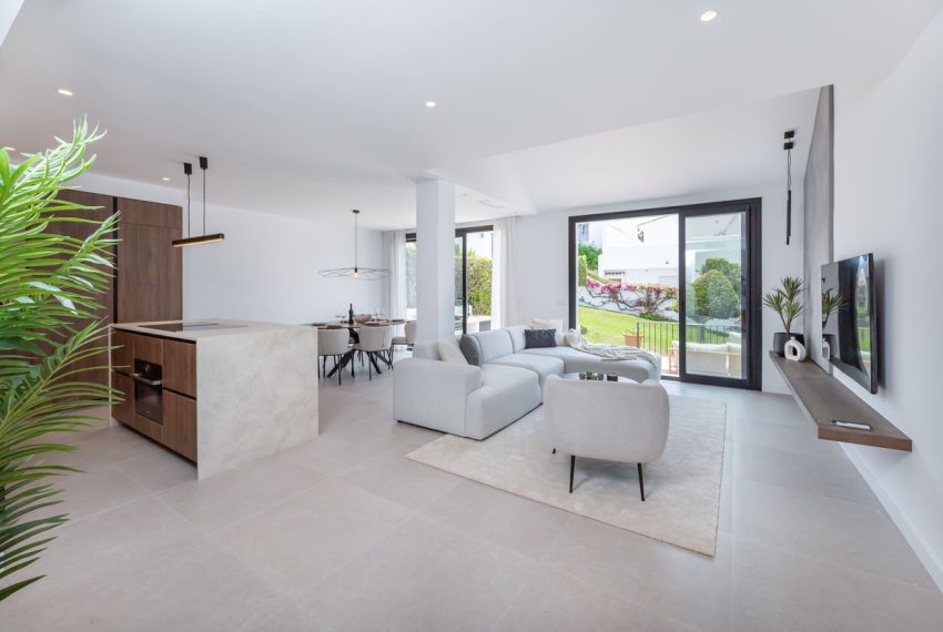 R5003575-Townhouse-For-Sale-Nueva-Andalucia-Terraced-3-Beds-130-Built-7