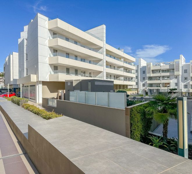 R5003956-Image 1-Penthouse Duplex - 3 Beds - 99 Built