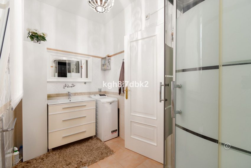 R5004175-Villa-For-Sale-Estepona-Detached-4-Beds-194-Built-16