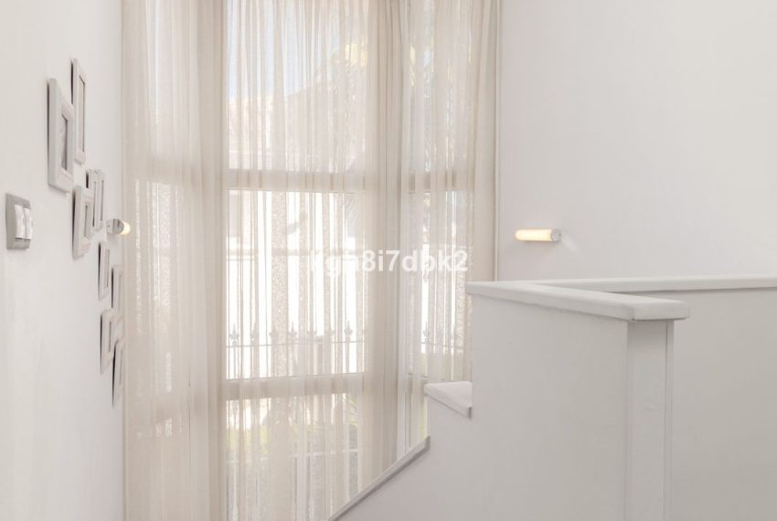 R5004175-Villa-For-Sale-Estepona-Detached-4-Beds-194-Built-17