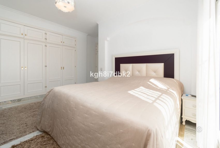 R5004175-Villa-For-Sale-Estepona-Detached-4-Beds-194-Built-19