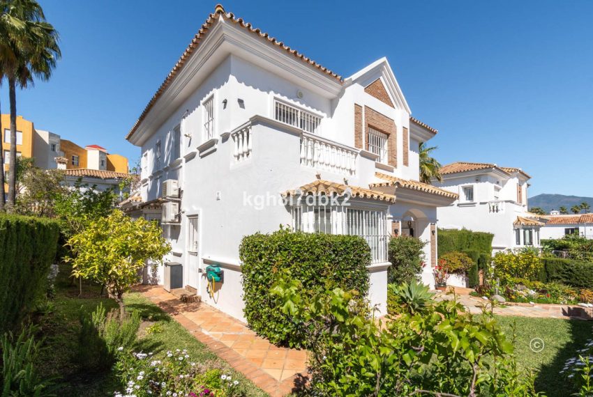 R5004175-Villa-For-Sale-Estepona-Detached-4-Beds-194-Built-2