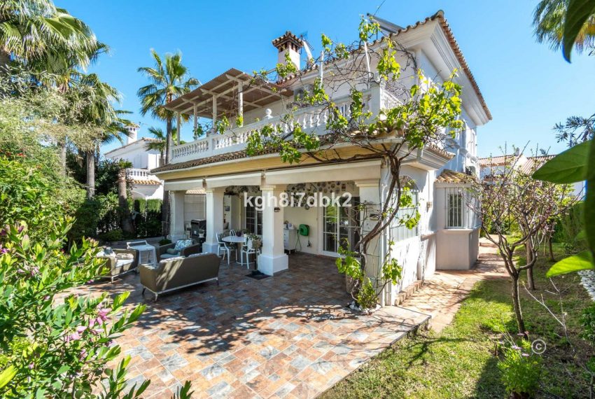 R5004175-Villa-For-Sale-Estepona-Detached-4-Beds-194-Built-3