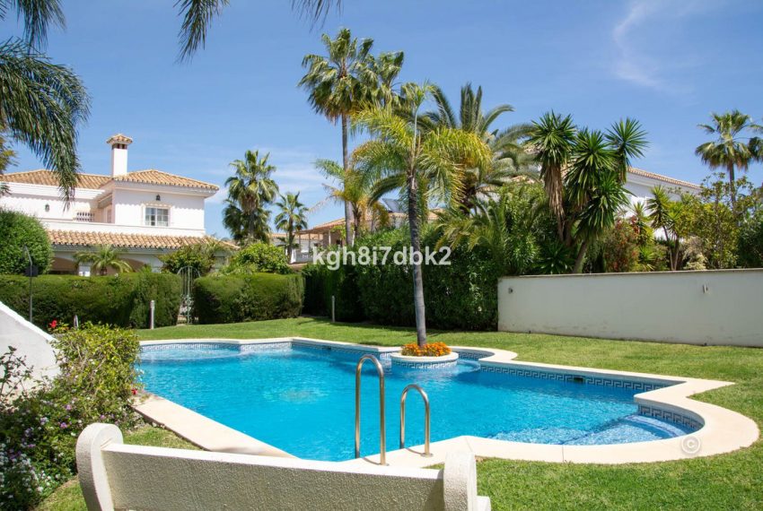 R5004175-Villa-For-Sale-Estepona-Detached-4-Beds-194-Built-4