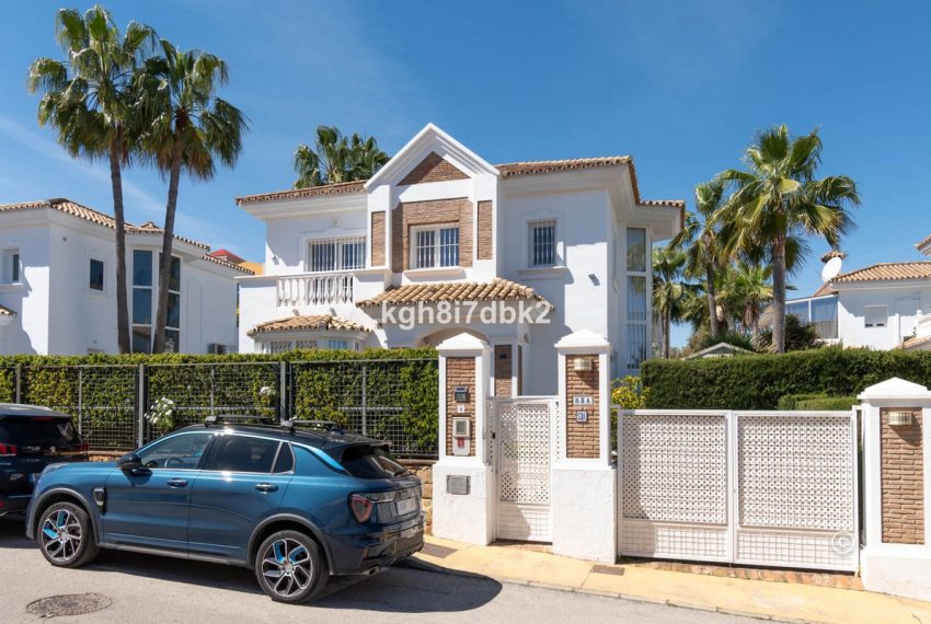 R5004175-Villa-For-Sale-Estepona-Detached-4-Beds-194-Built