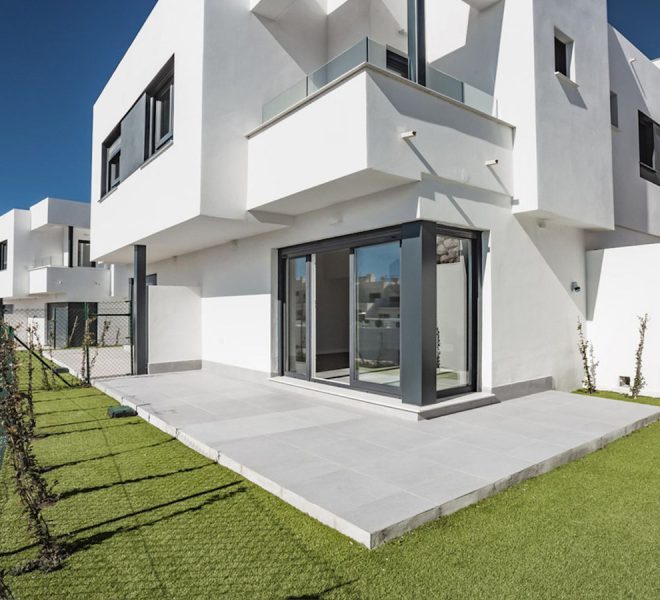 R5004340-Image 1-Semi Detached - 3 Beds - 172 Built