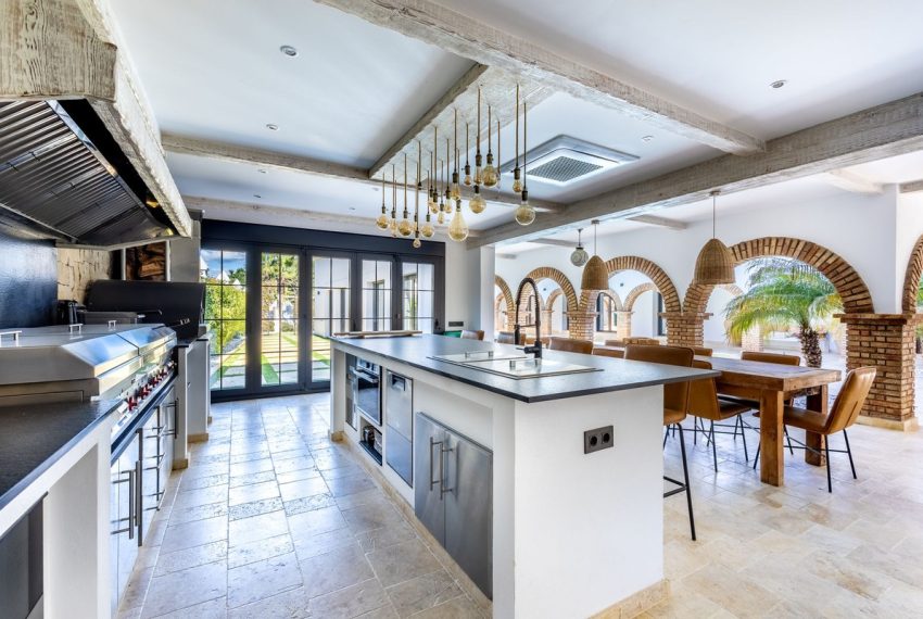 R5004409-Villa-For-Sale-Coin-Detached-6-Beds-778-Built-3