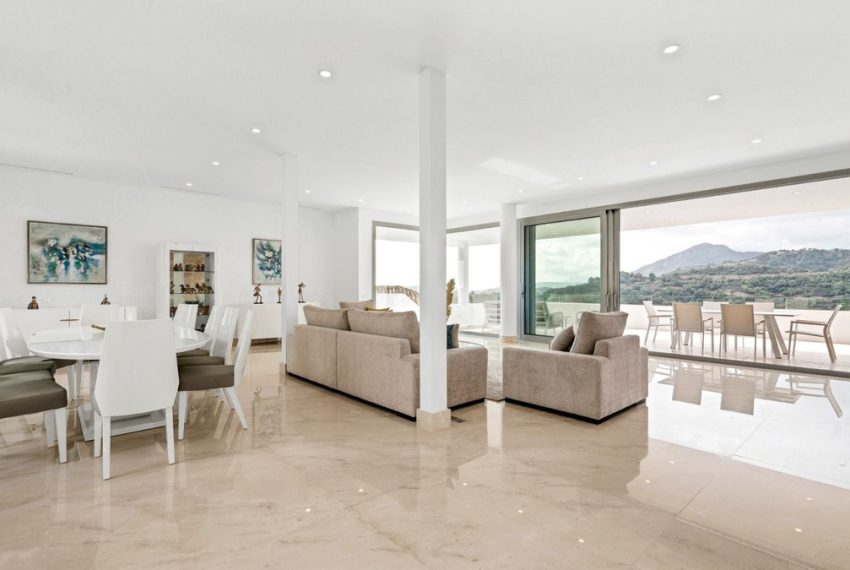 R5004481-Villa-For-Sale-Los-Arqueros-Detached-6-Beds-802-Built-12