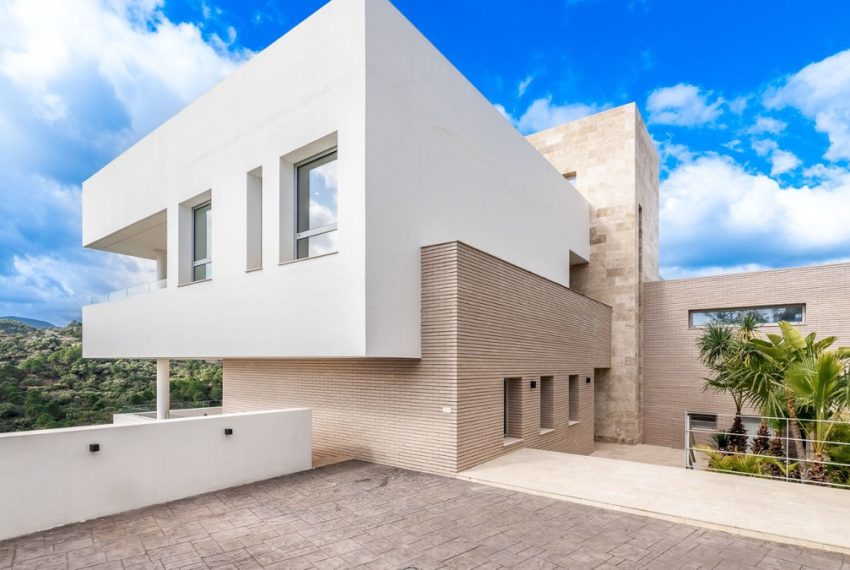 R5004481-Villa-For-Sale-Los-Arqueros-Detached-6-Beds-802-Built-3