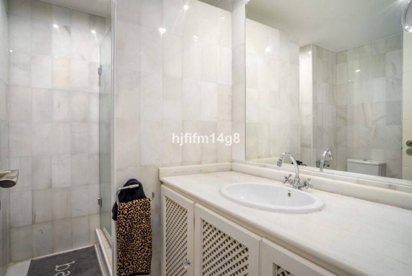 R5004691-Apartment-For-Sale-Nueva-Andalucia-Ground-Floor-1-Beds-73-Built-10