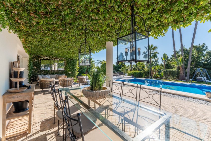R5004811-Villa-For-Sale-Nueva-Andalucia-Detached-6-Beds-620-Built-3