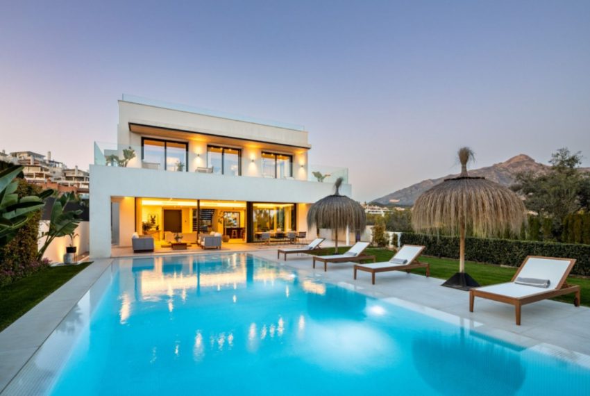 R5005057-Villa-For-Sale-Marbella-Detached-5-Beds-310-Built