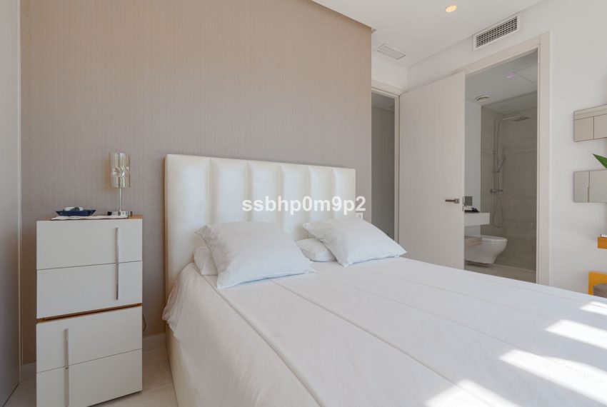 R5005288-Villa-For-Sale-Estepona-Detached-4-Beds-568-Built-17