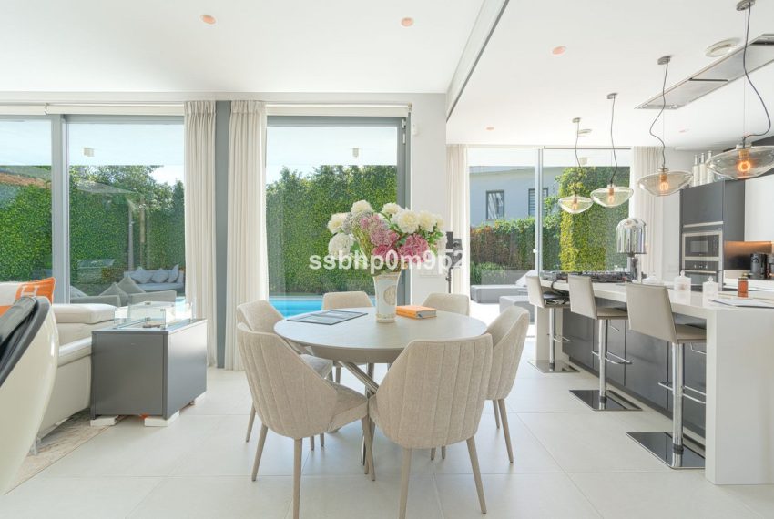R5005288-Villa-For-Sale-Estepona-Detached-4-Beds-568-Built-5