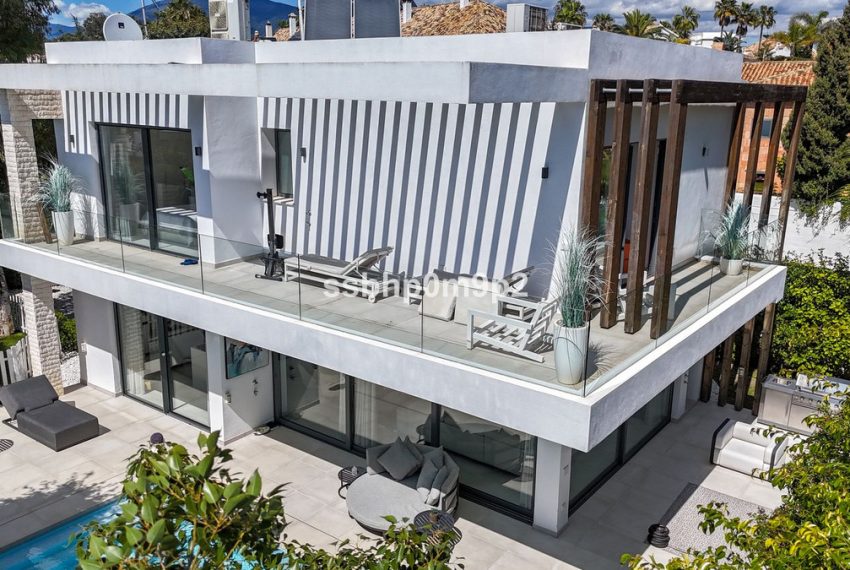 R5005288-Villa-For-Sale-Estepona-Detached-4-Beds-568-Built