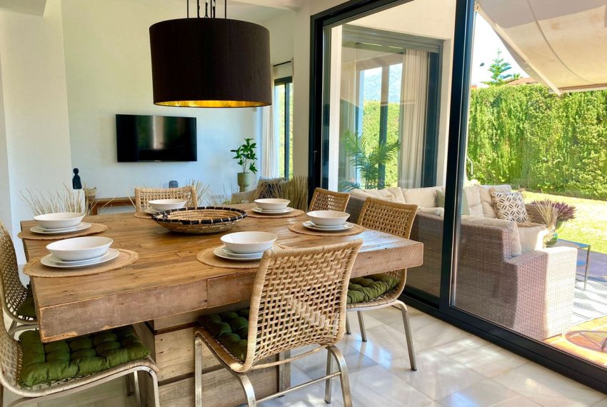 R5005510-Villa-For-Sale-Marbella-Detached-6-Beds-300-Built-1