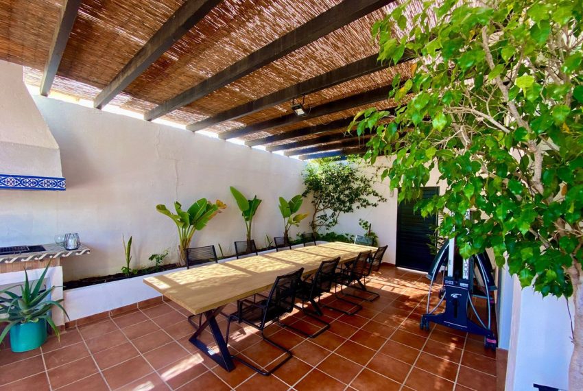 R5005510-Villa-For-Sale-Marbella-Detached-6-Beds-300-Built-13