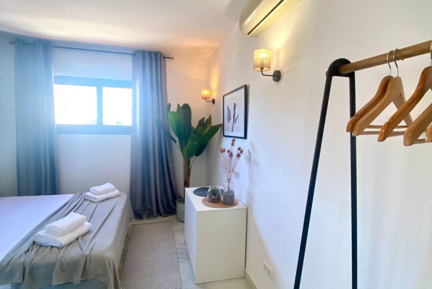 R5005510-Villa-For-Sale-Marbella-Detached-6-Beds-300-Built-15