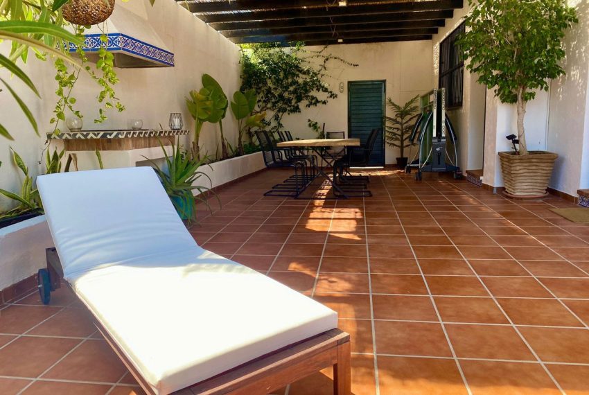 R5005510-Villa-For-Sale-Marbella-Detached-6-Beds-300-Built-7