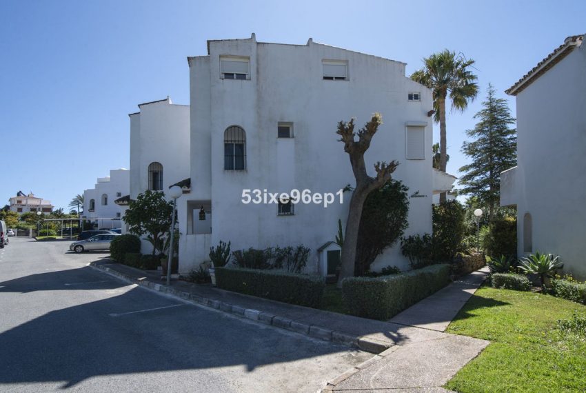 R5005567-Villa-For-Sale-El-Padron-Semi-Detached-5-Beds-153-Built-1