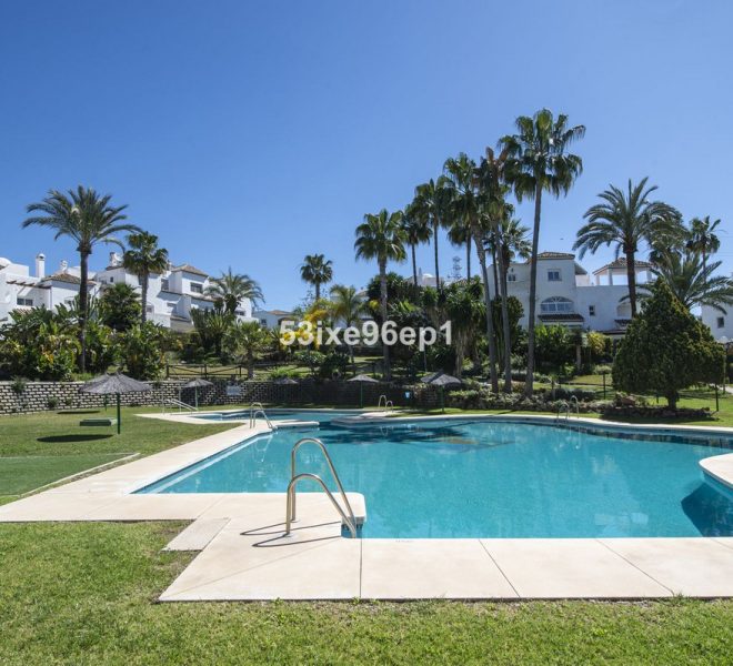 R5005567-Image 1-Semi Detached - 5 Beds - 153 Built