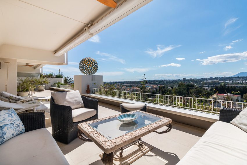 R5005717-Apartment-For-Sale-The-Golden-Mile-Middle-Floor-2-Beds-207-Built-1