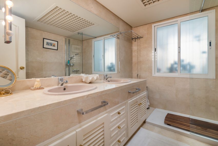 R5005717-Apartment-For-Sale-The-Golden-Mile-Middle-Floor-2-Beds-207-Built-10