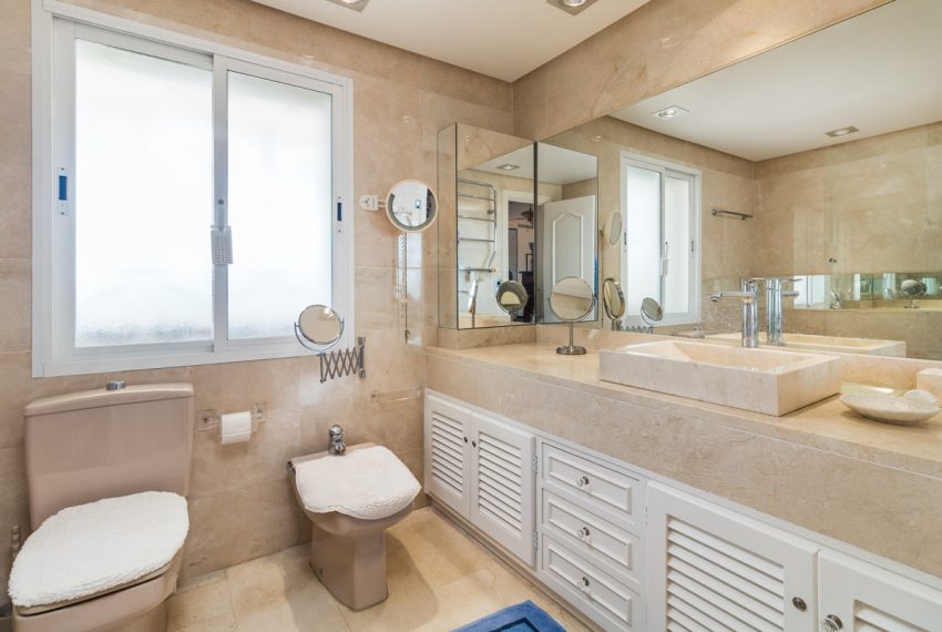 R5005717-Apartment-For-Sale-The-Golden-Mile-Middle-Floor-2-Beds-207-Built-9