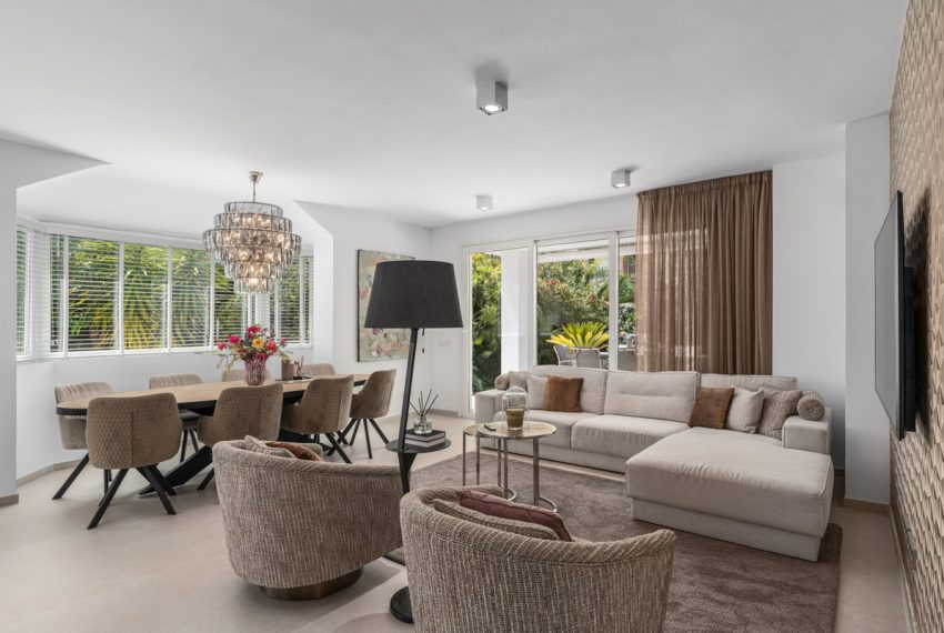 R5005768-Villa-For-Sale-Estepona-Detached-4-Beds-196-Built-1