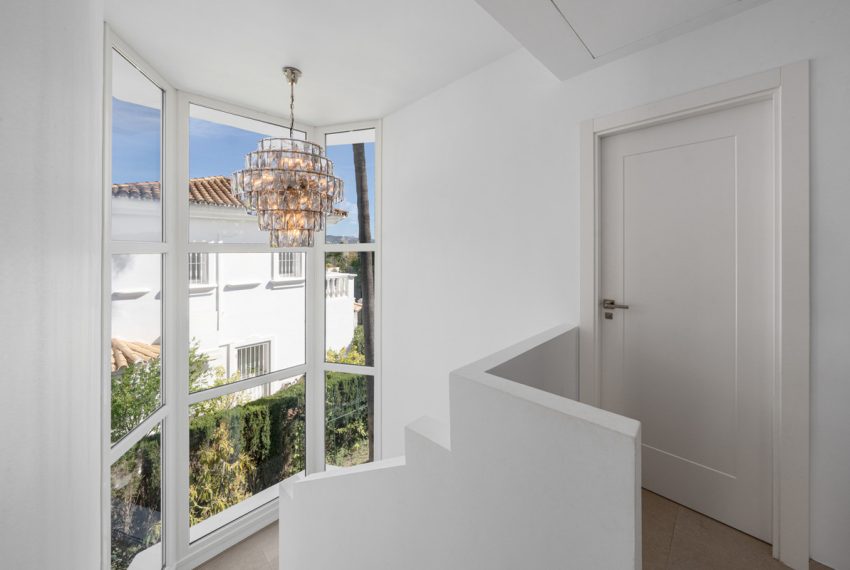 R5005768-Villa-For-Sale-Estepona-Detached-4-Beds-196-Built-12