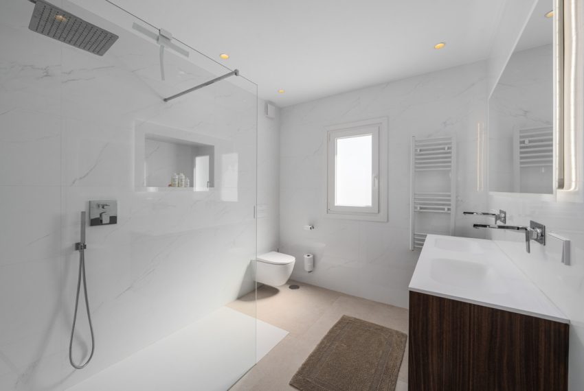 R5005768-Villa-For-Sale-Estepona-Detached-4-Beds-196-Built-16