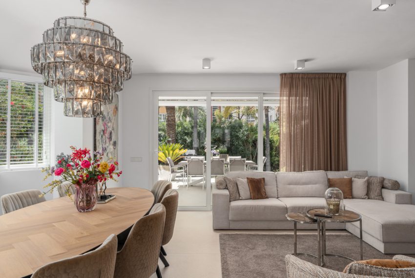R5005768-Villa-For-Sale-Estepona-Detached-4-Beds-196-Built-2