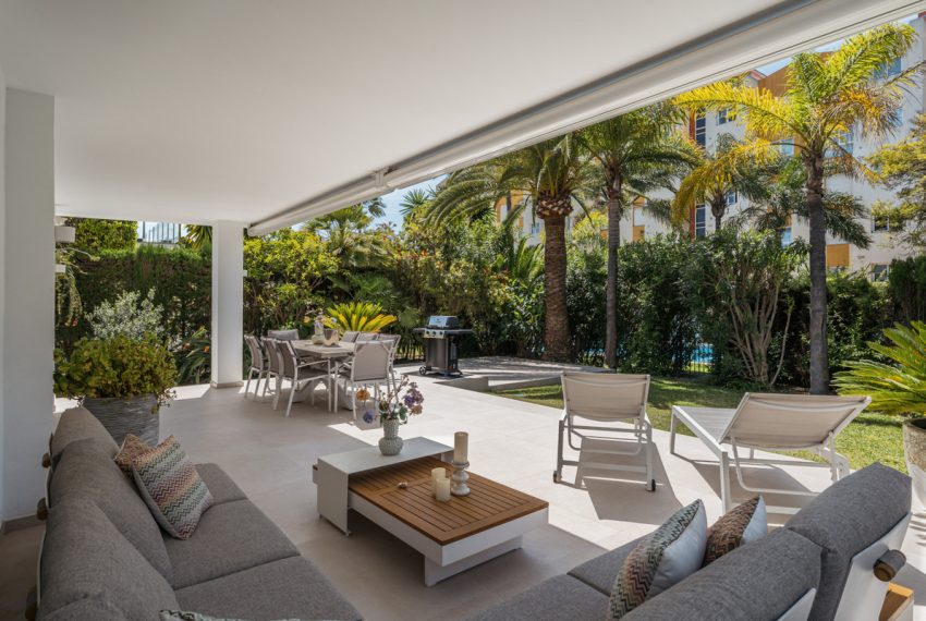 R5005768-Villa-For-Sale-Estepona-Detached-4-Beds-196-Built-8